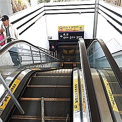 /date/2016/05/04/18escalator_2.jpg