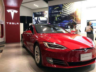 /date/2016/09/02/03Tesla_2.jpg