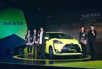 /date/2016/11/25/03Sienta_2.png