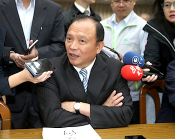 /date/2018/12/03/17resign_2.jpg