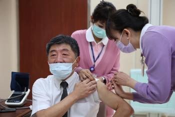 /date/2021/04/01/20vaccine_2.jpg