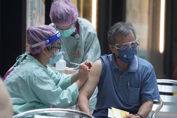 /date/2021/07/12/00vaccine_2.jpg