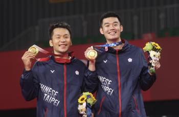 /date/2021/08/04/18medalbad_2.jpg