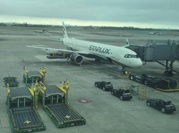 /date/2024/11/13/00starlux_plane_2.jpg