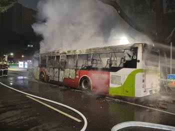 /date/2025/06/18/00bus_2.jpg