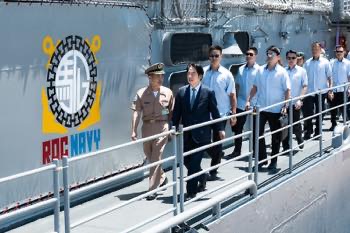 /date/2025/08/25/17lai_navy_2.jpg